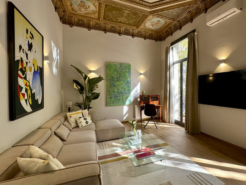 Urquinaona, Plaza Cataluña